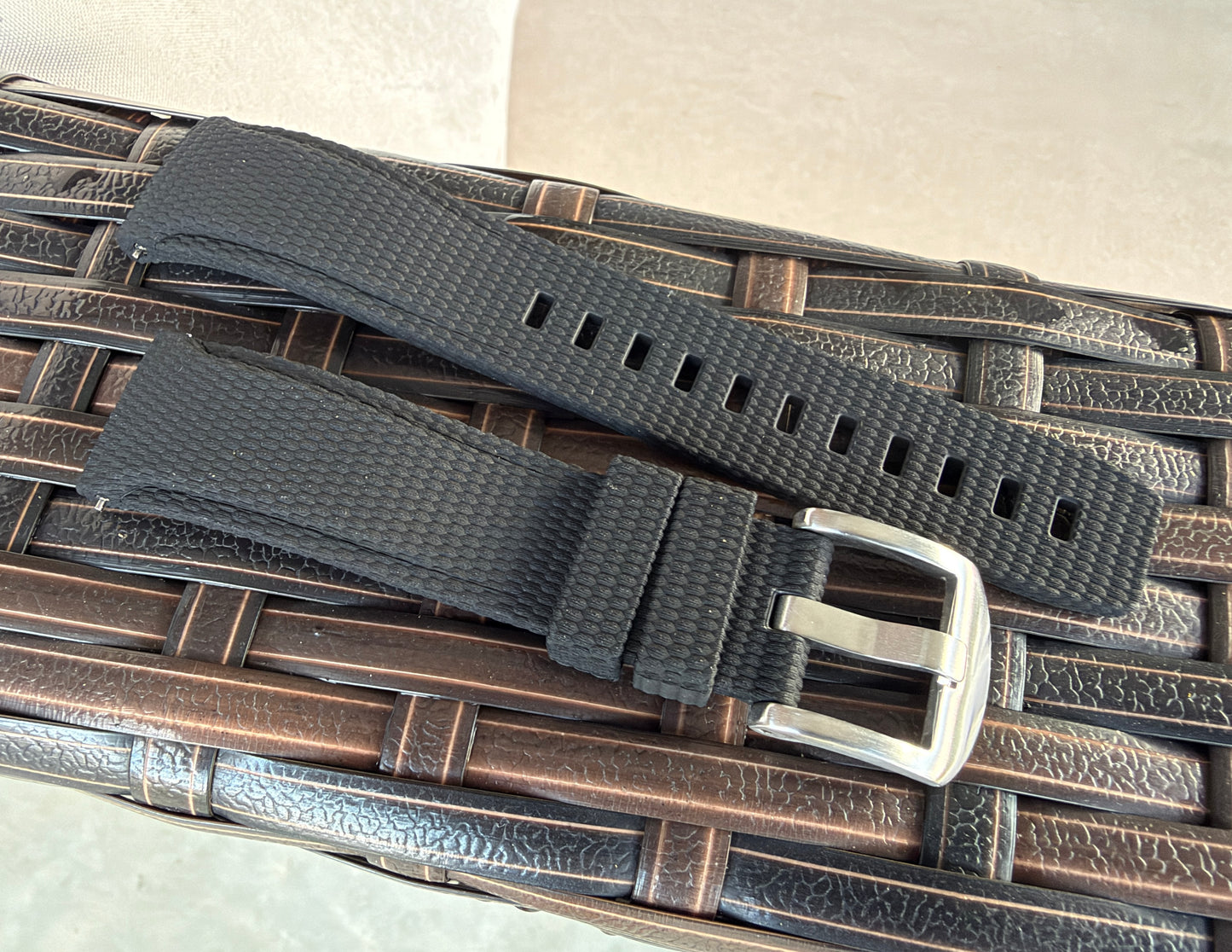 Premium 20mm Black FKM Rubber Traditional Watch Band – Curved End Quick Release Strap