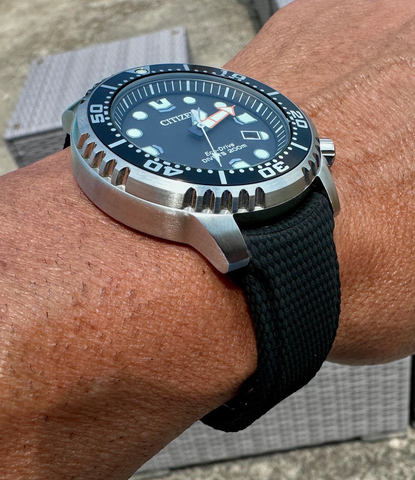 Premium 20mm Black FKM Rubber Traditional Watch Band – Curved End Quick Release Strap