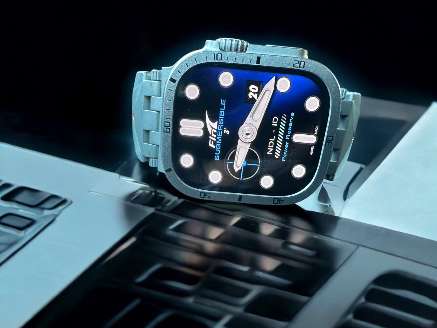 Fin® NDL ID – Dive Inspired Apple Watch Face (Clockology)