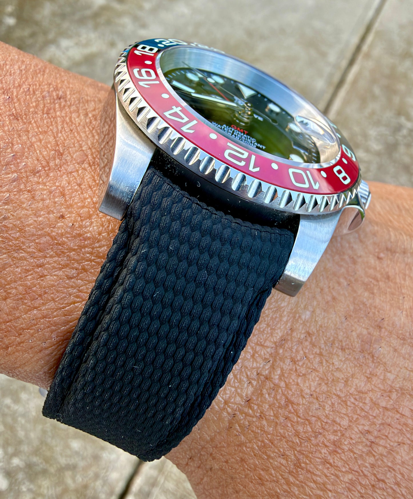 Premium 20mm Black FKM Rubber Traditional Watch Band – Curved End Quick Release Strap