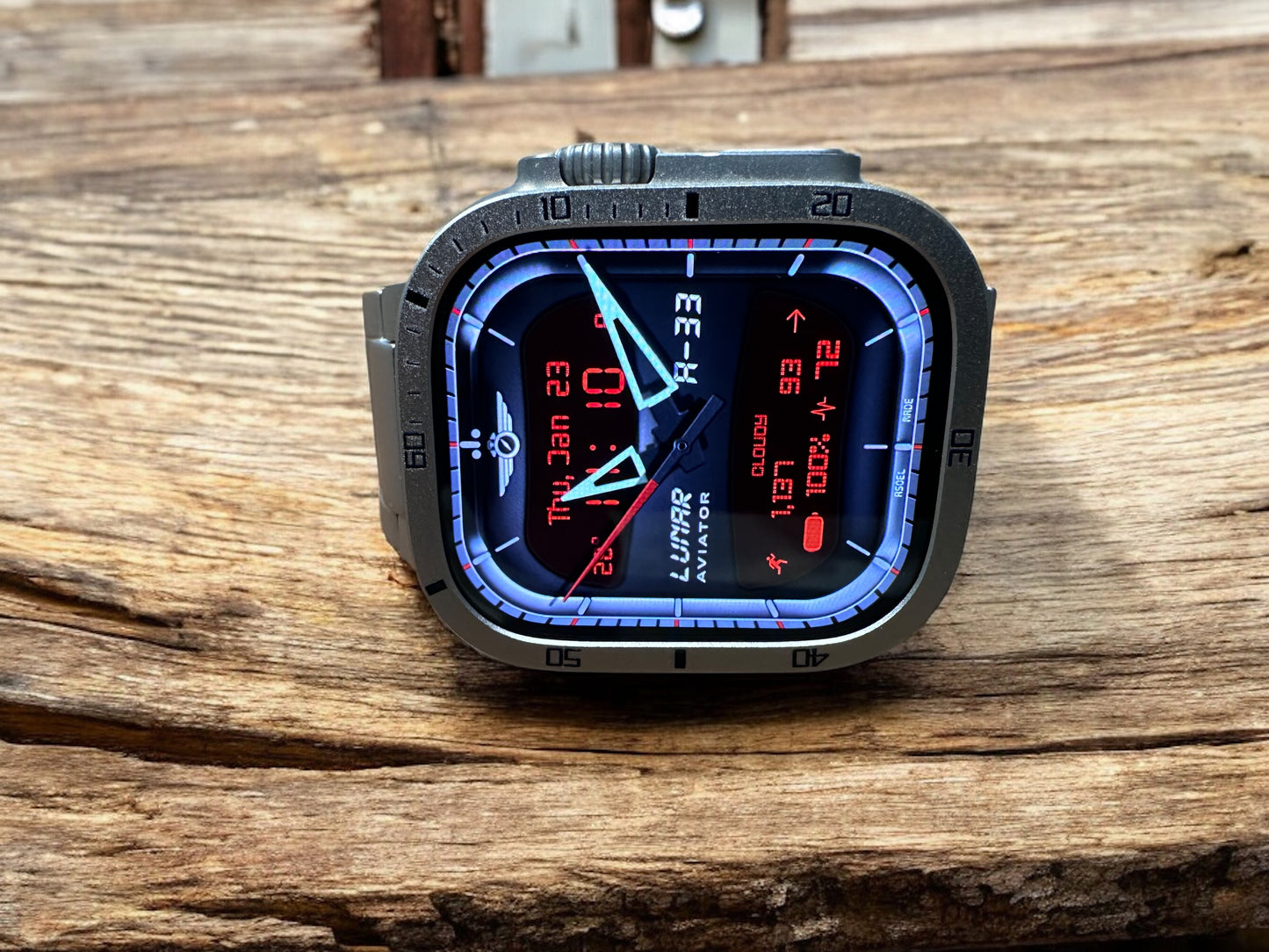 AviatorCo® A33 Hybrid – Aviation Instrument Apple Watch Face (Clockology)