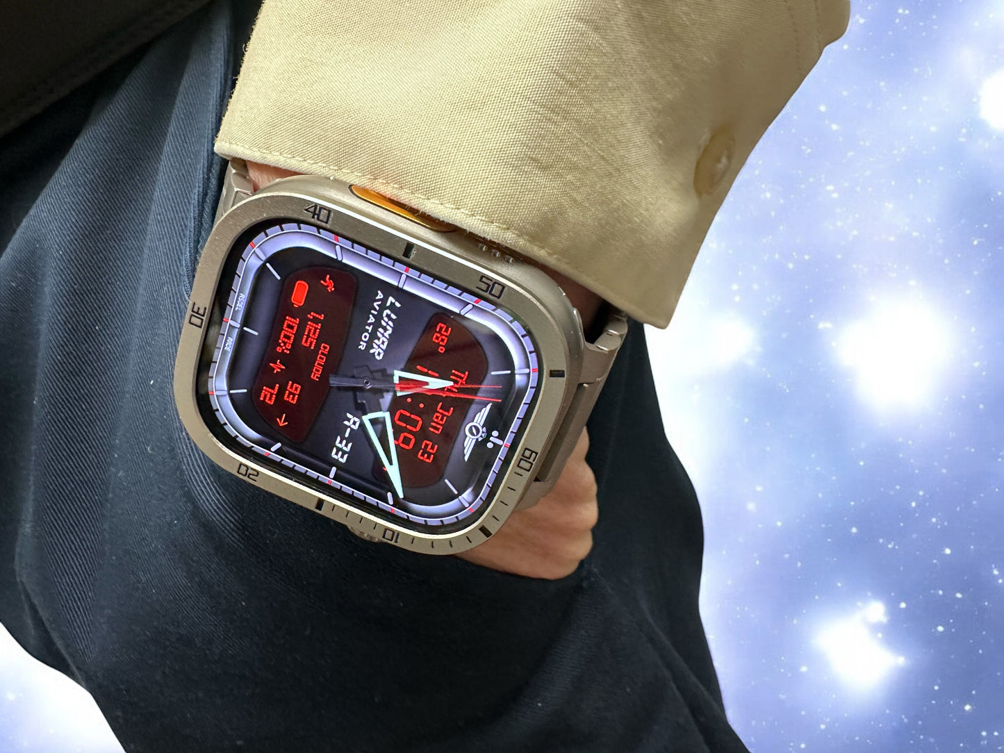 AviatorCo® A33 Hybrid – Aviation Instrument Apple Watch Face (Clockology)