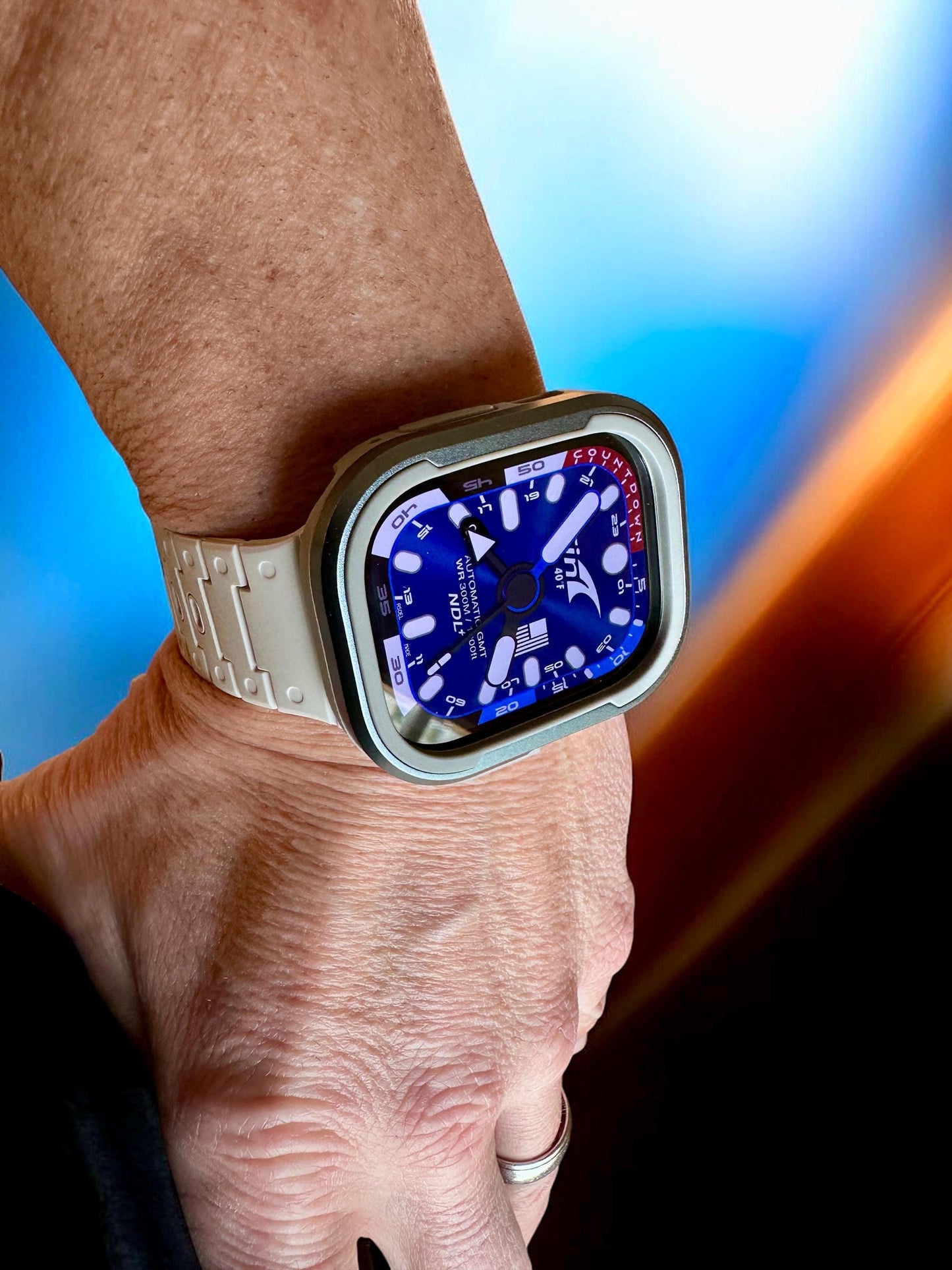 Fin Dive Master Apple Watch Face: Clockology Black Edition (Digital)