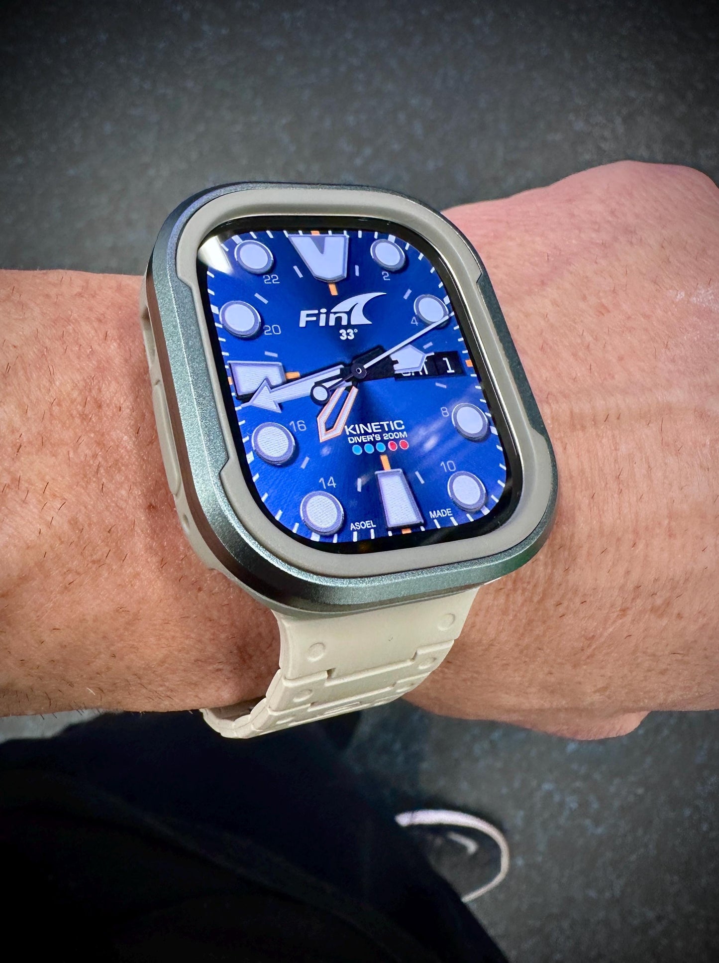 Fin Kinetic Diver Watch Face for Apple Watch (Clockology App)