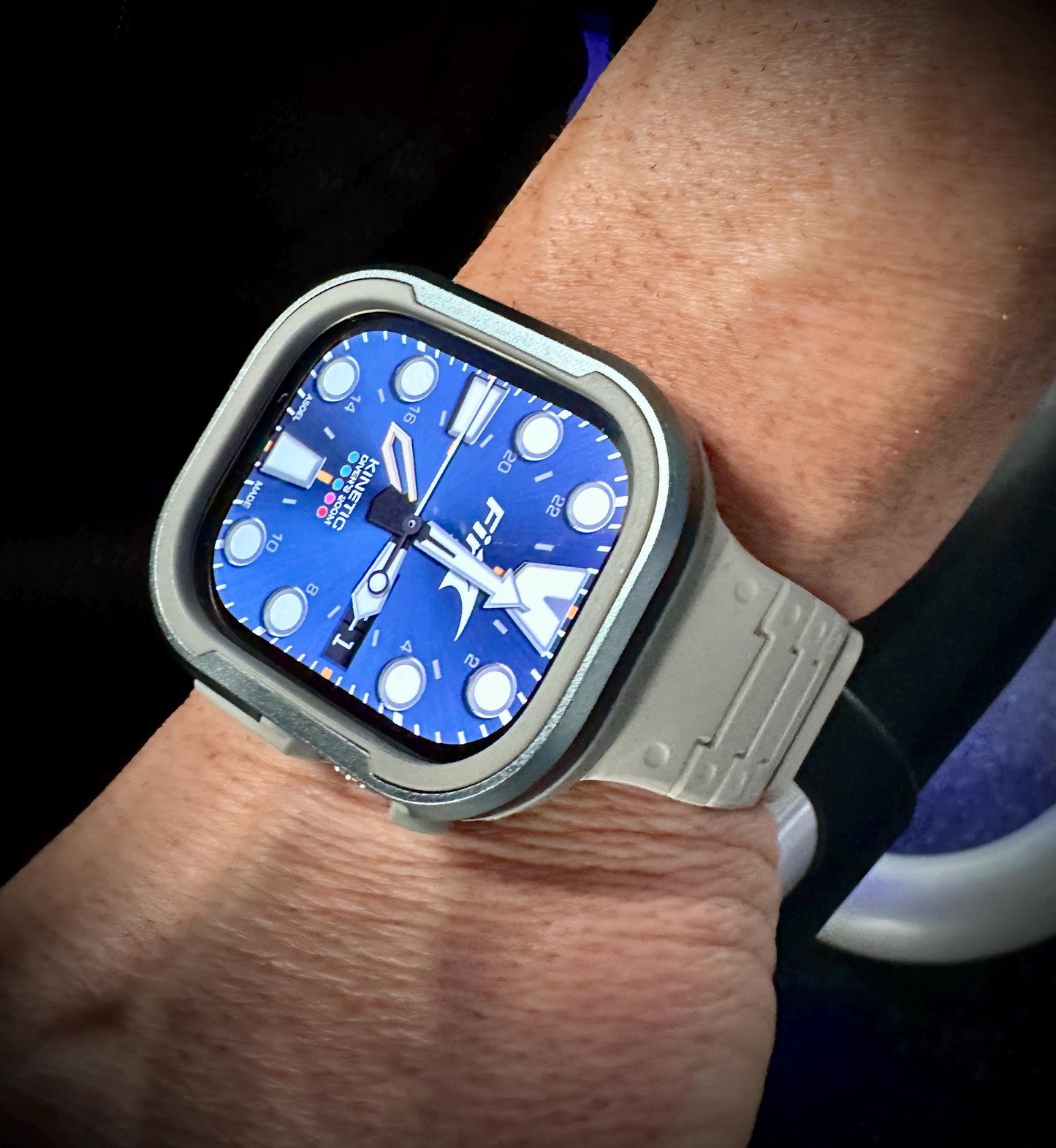 Fin Kinetic Diver Watch Face for Apple Watch (Clockology App)