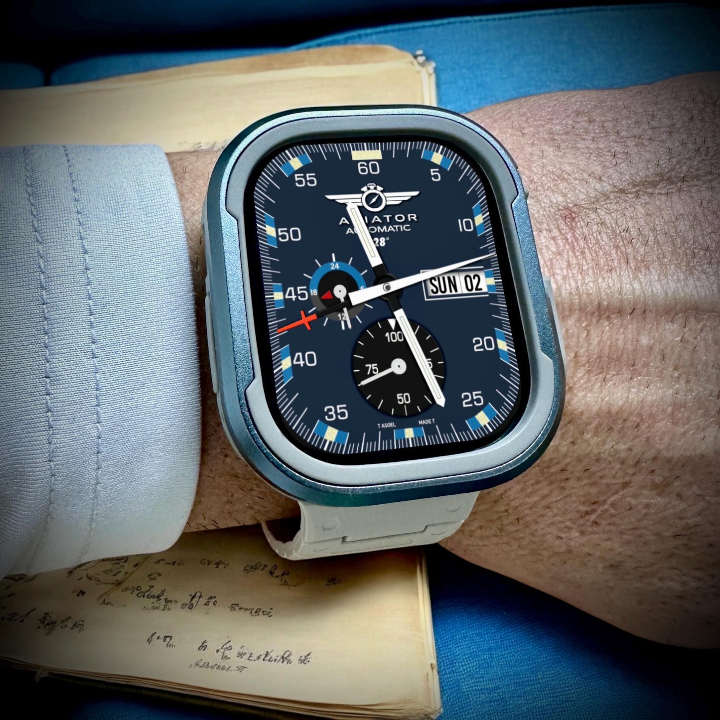 Aviator Flight Apple Watch Face: Vintage 70s-80s Style (Clockology App)