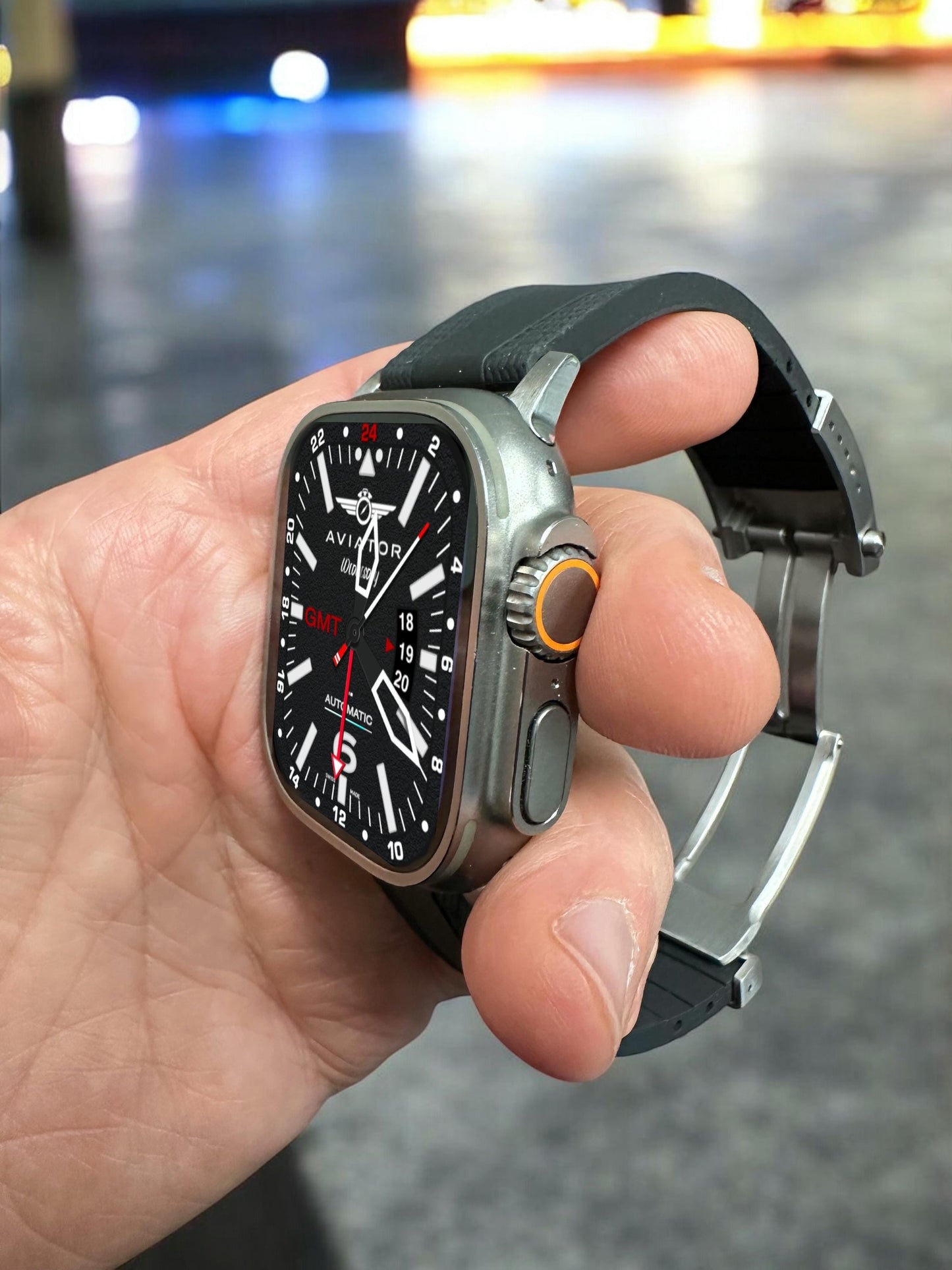 Aviator Flight Apple Watch Face: GMT Clockology Design