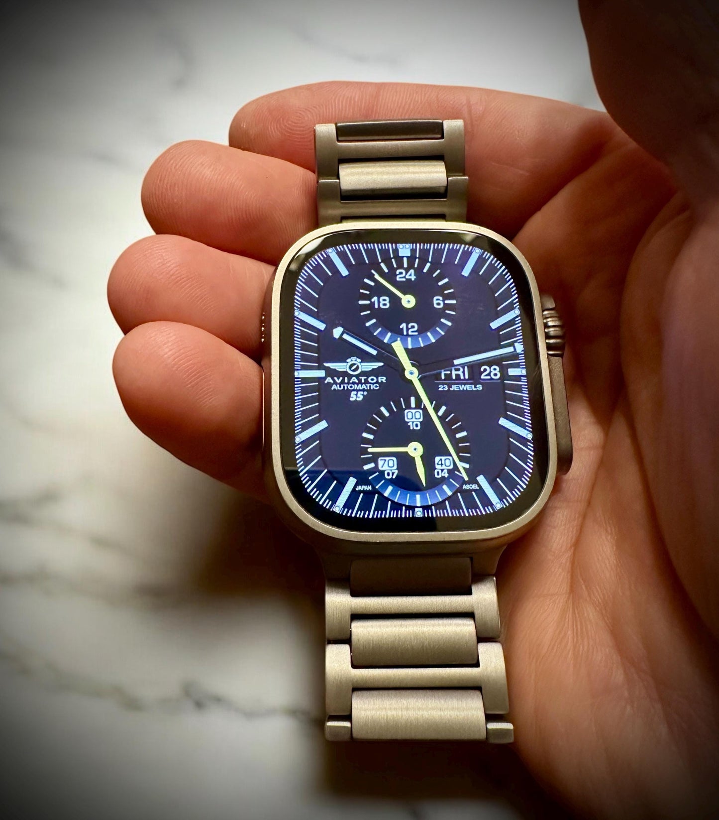 Aviator Flight Apple Watch Face: Vintage Jumbo Chronograph (Clockology App)