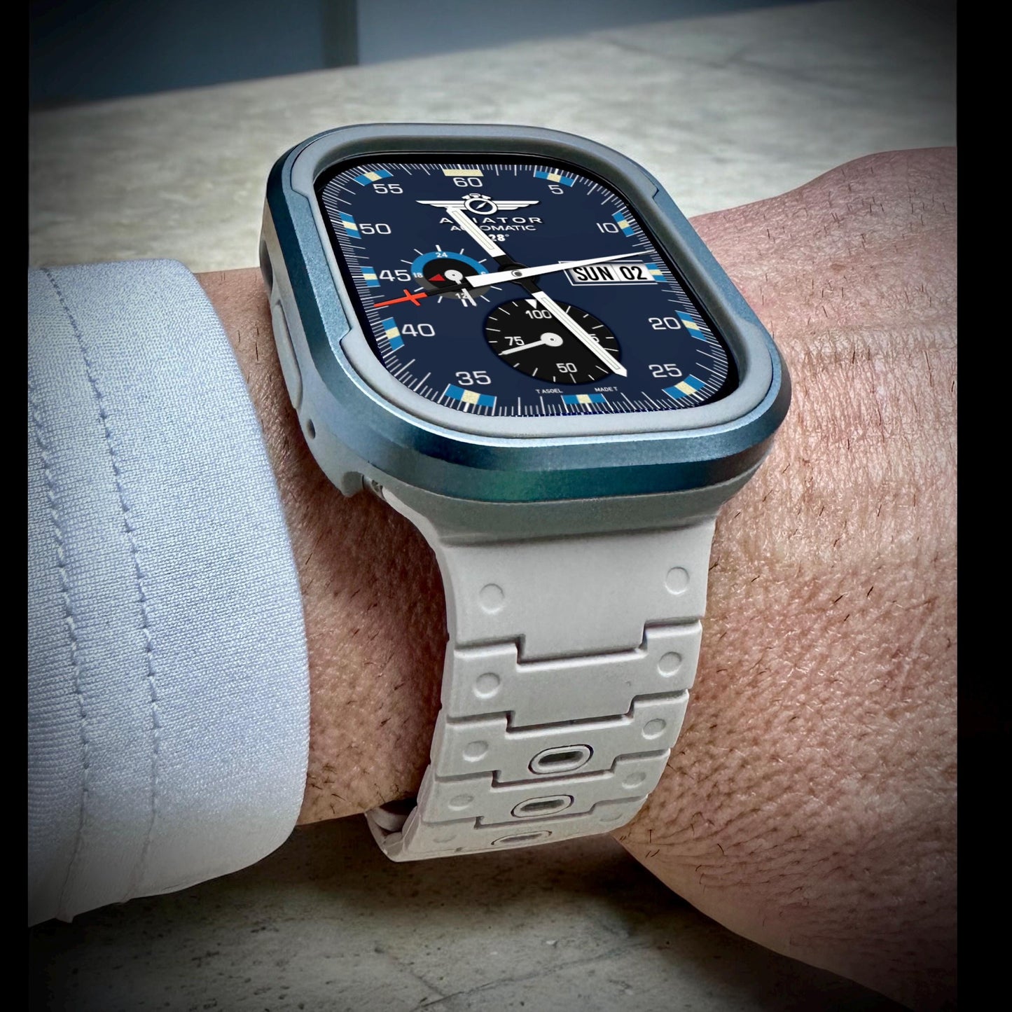 Aviator Flight Apple Watch Face: Vintage 70s-80s Style (Clockology App)