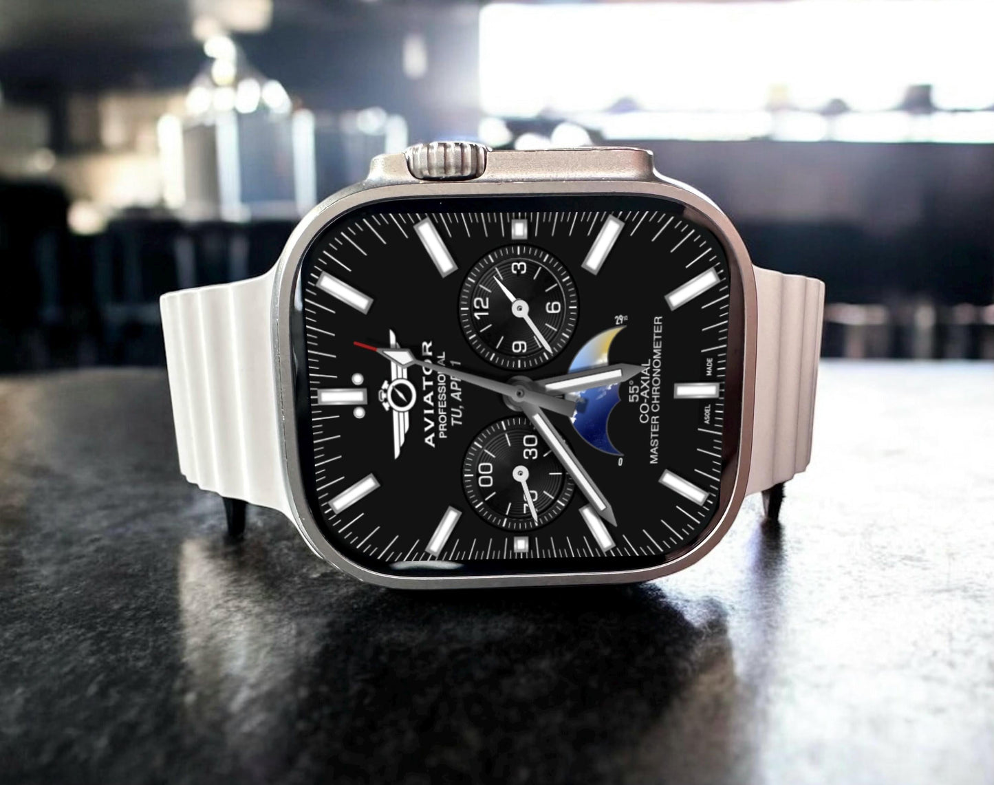 Aviator Flight Apple Watch Face: Dark Side of the Moon Clockology Design