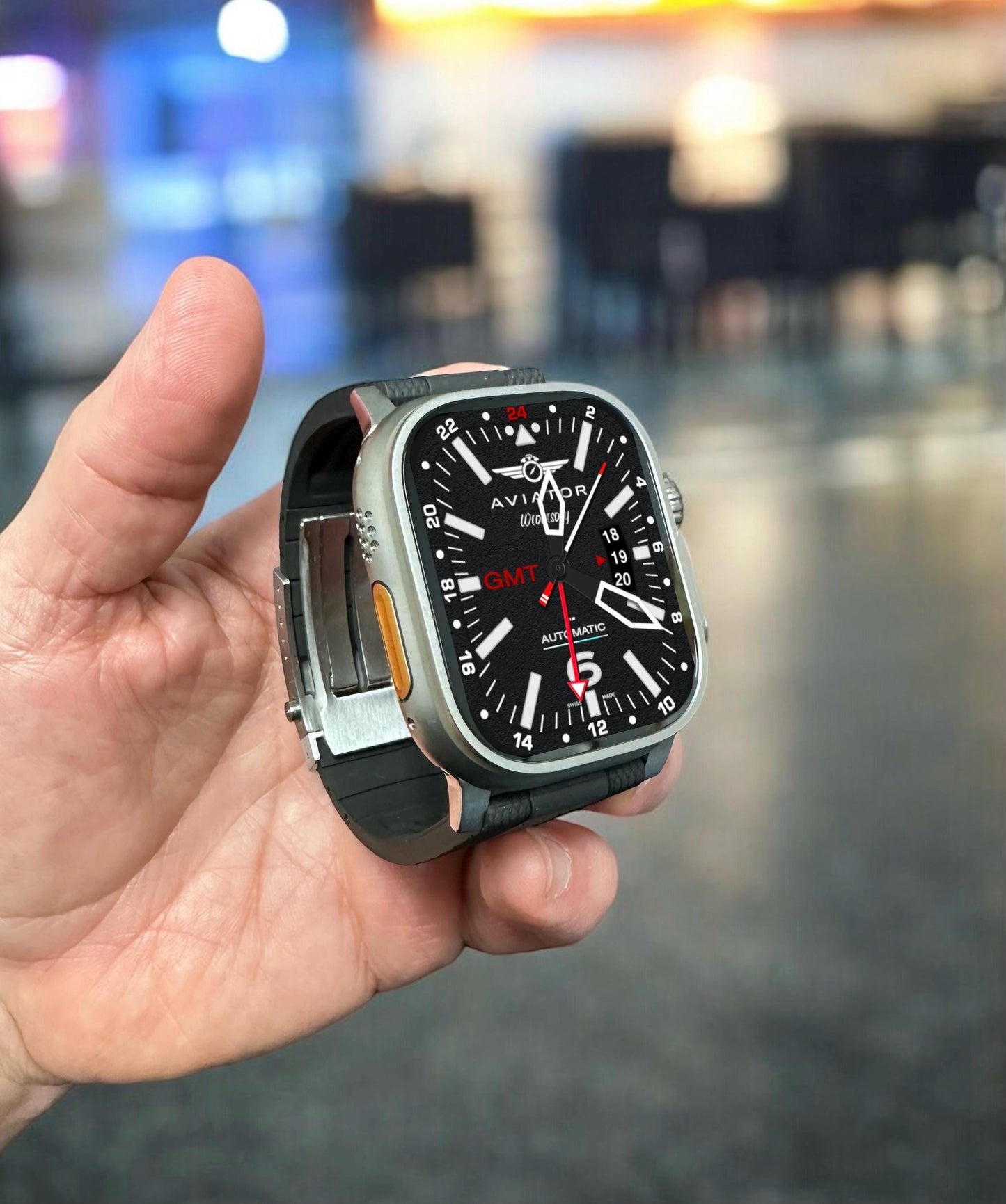 Aviator Flight Apple Watch Face: GMT Clockology Design