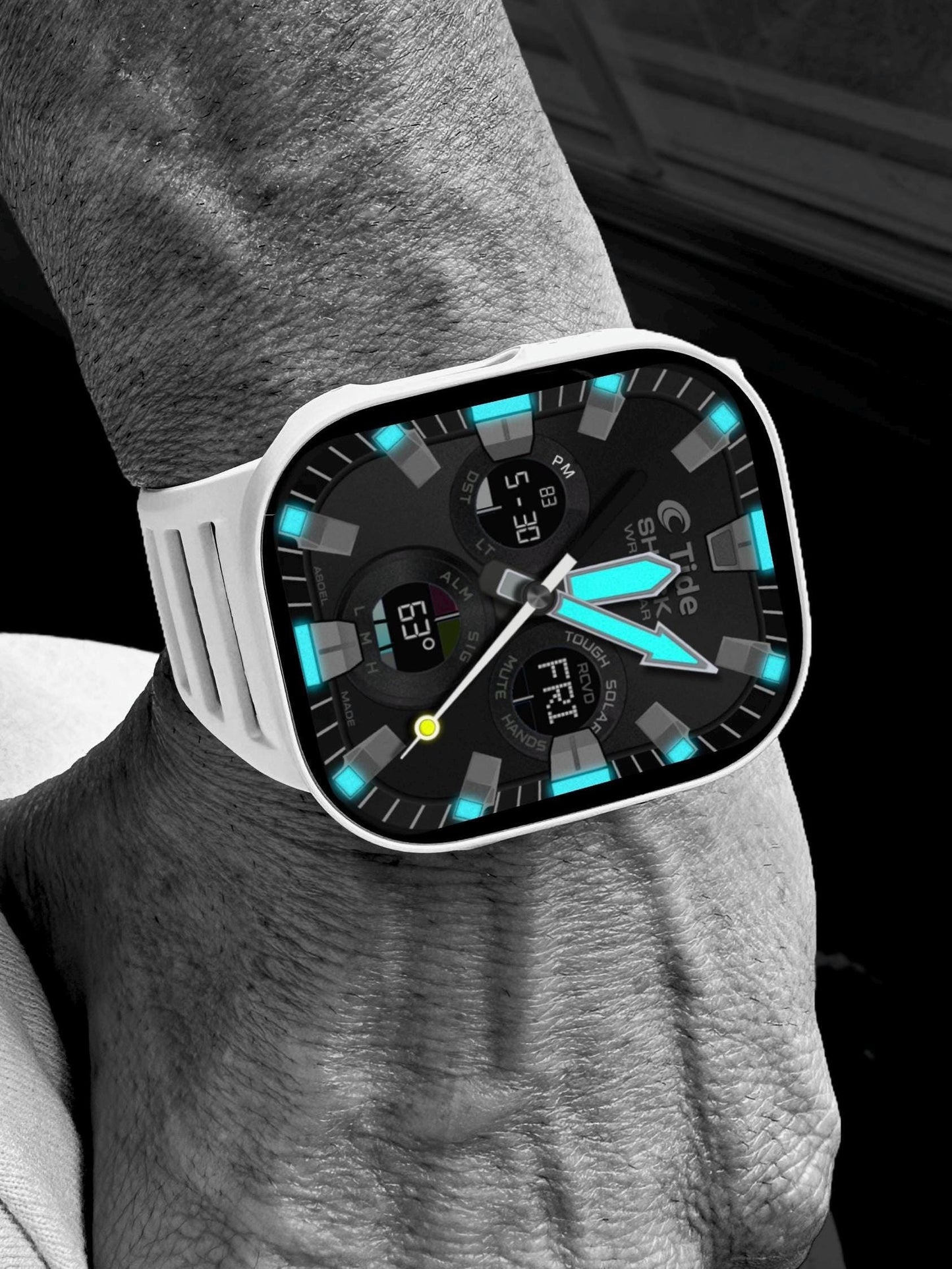 Clockology Apple Watch Faces: Tide Shock Diver Design
