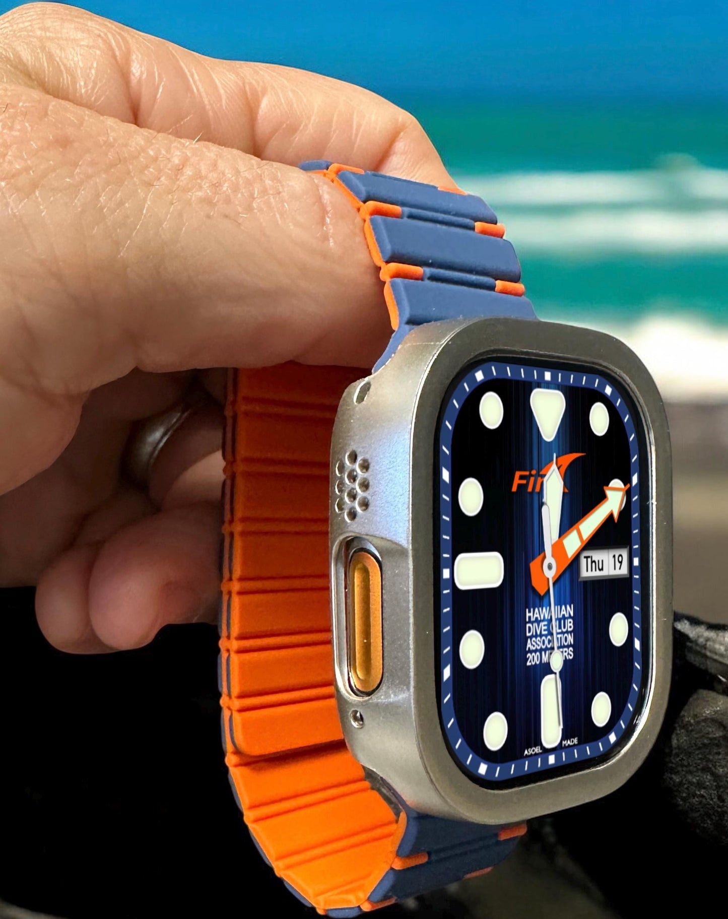 Two-Tone Silicone Magnetic Sport Band for Apple Watch: 42-49mm