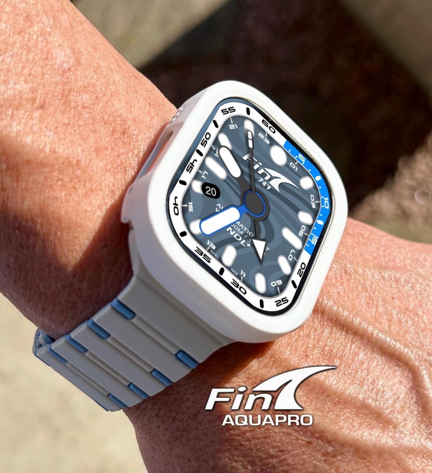 Fin DiveMaster 300 Apple Watch Face: Clockology Smartwatch Design
